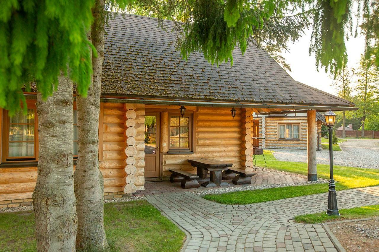 Hotel Dzintarkrasts Zocenes Ciems Exterior foto