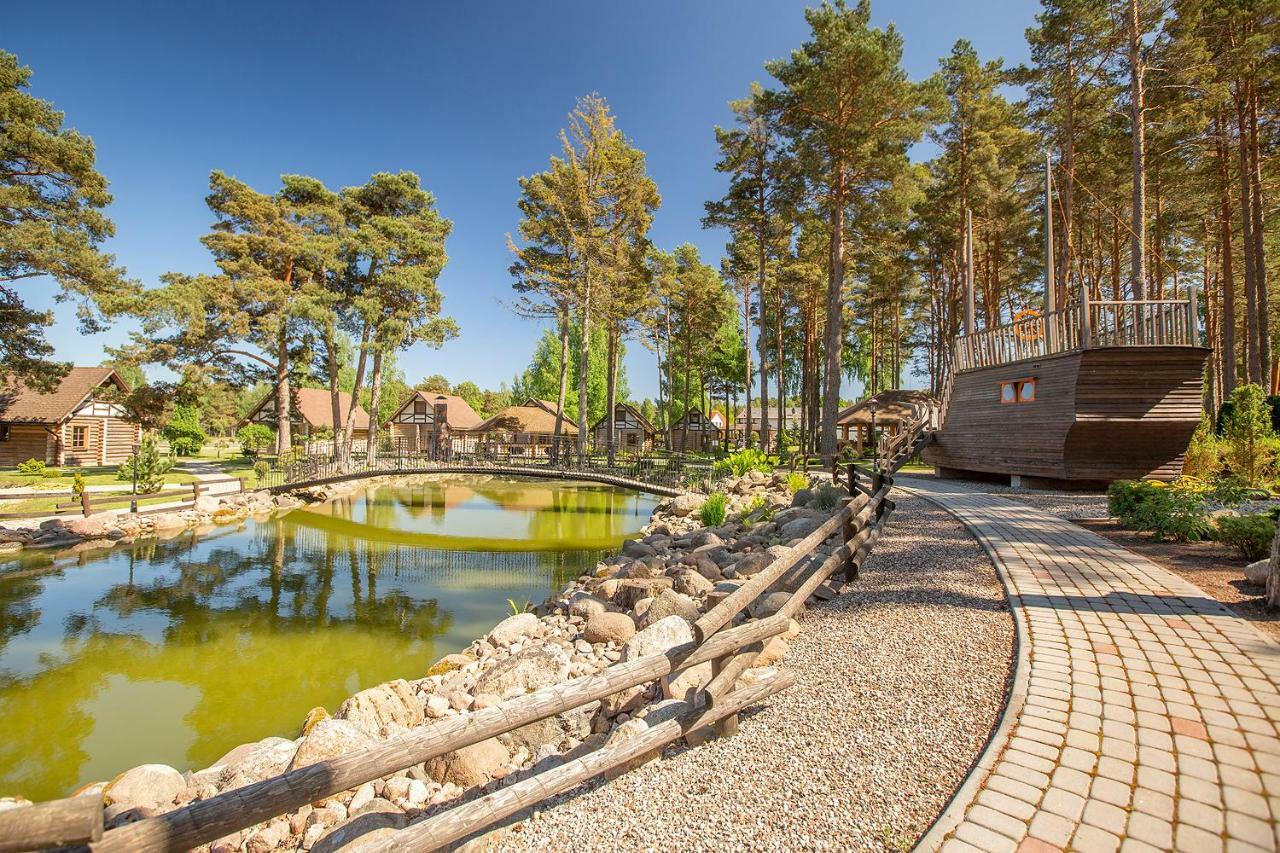Hotel Dzintarkrasts Zocenes Ciems Exterior foto