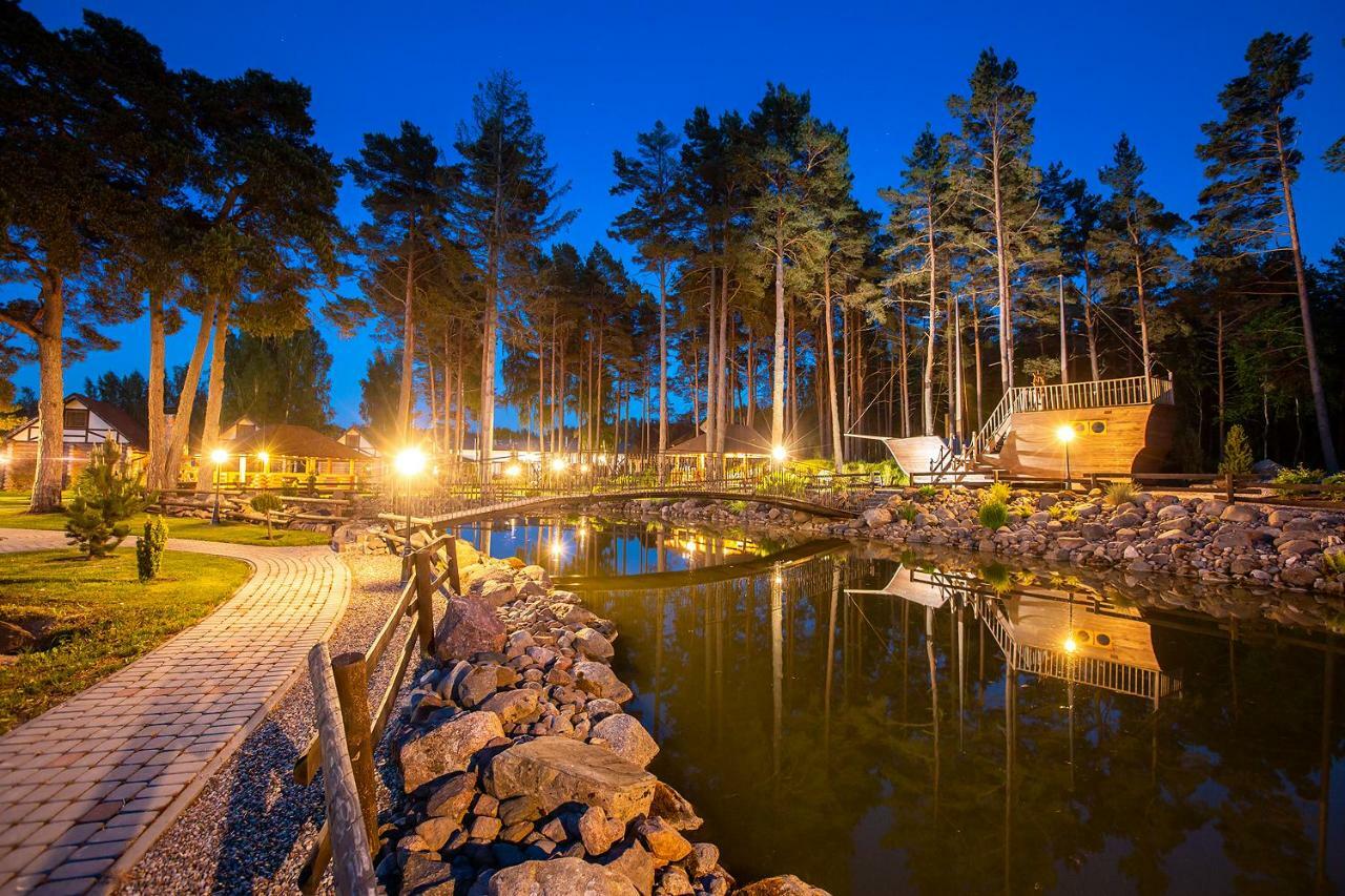 Hotel Dzintarkrasts Zocenes Ciems Exterior foto